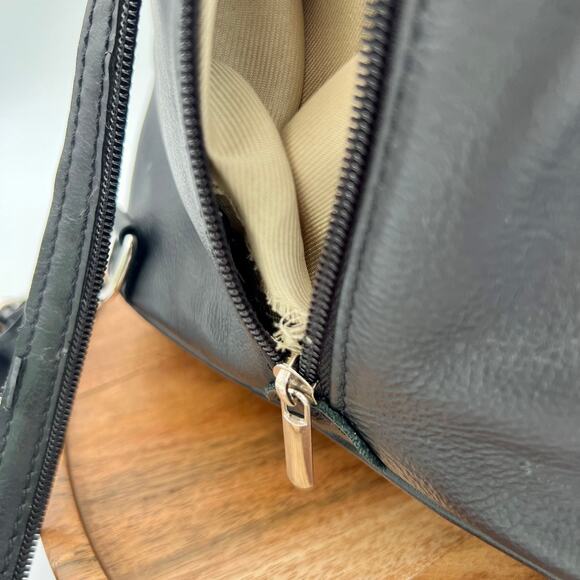 Florence Vanna Italian Leather Backpack Black Convertible Sling Crossbody Bag main image 11
